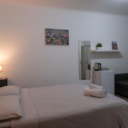 Toledo Road 429 Hotel Наполи Екстериор снимка