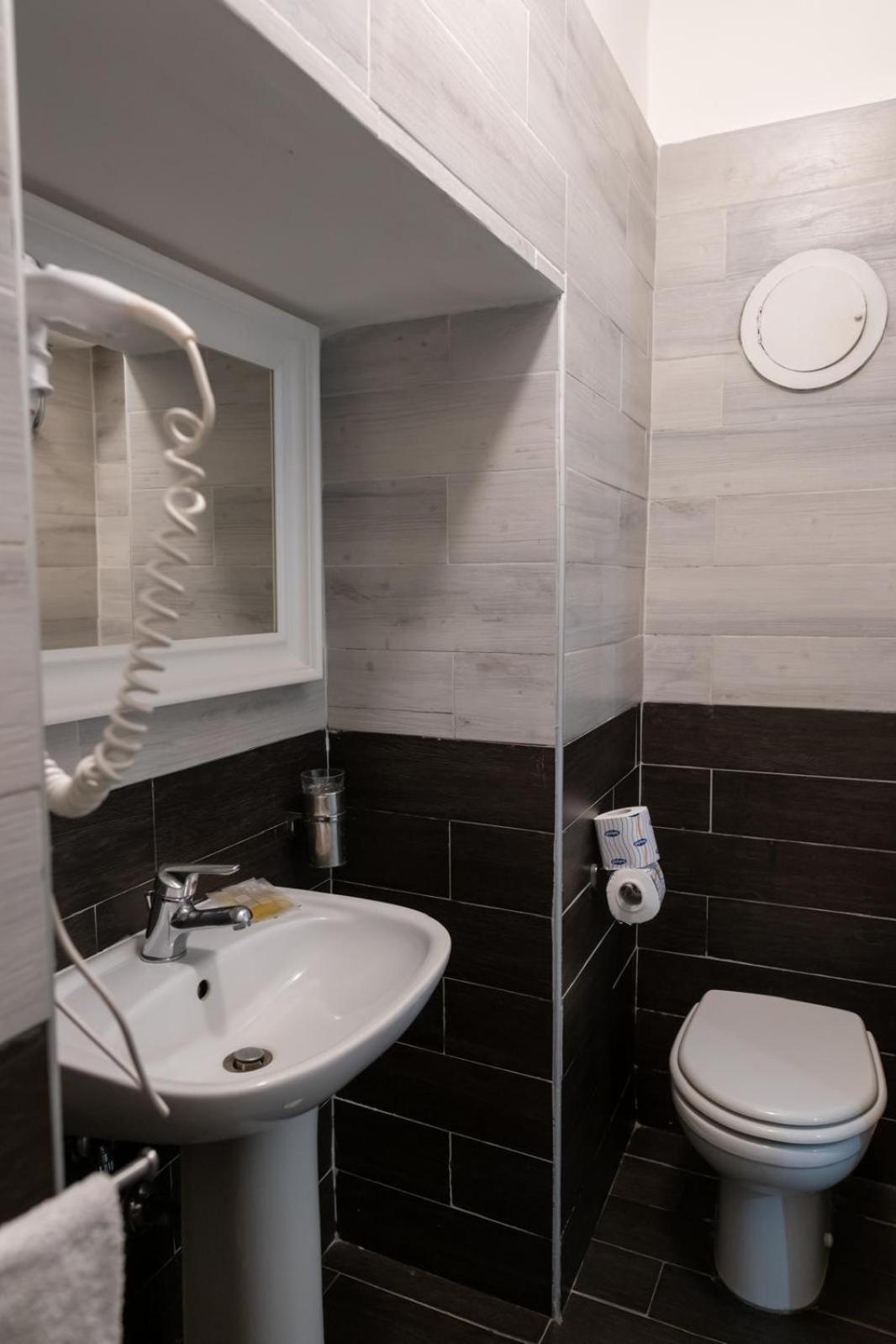 Toledo Road 429 Hotel Наполи Екстериор снимка